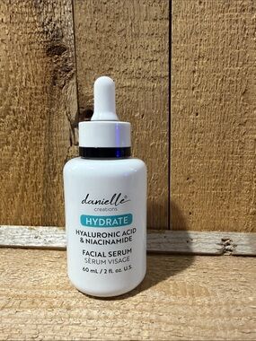 Hydrate Facial Serum - White